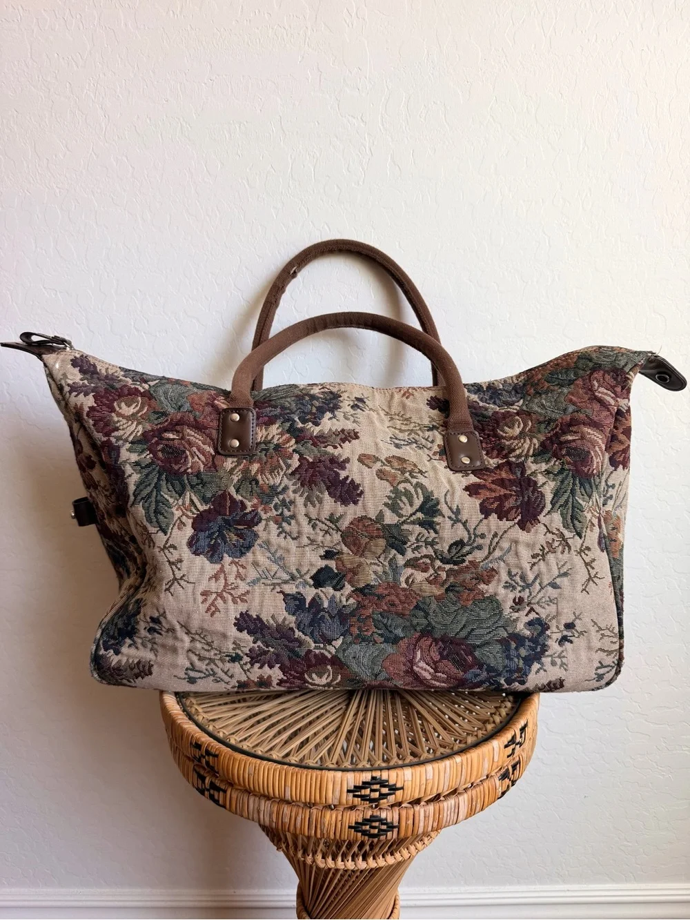 VINTAGE LIZ CLAIBORNE FLORAL TAPESTRY WEEKENDER BAG